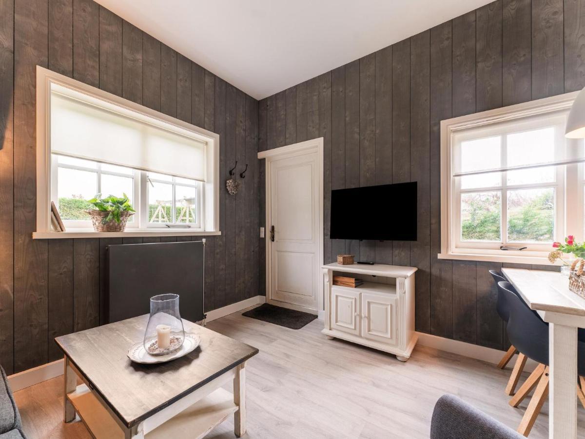 Quaint Summer Holiday Home In Egmond Binnen Exterior photo